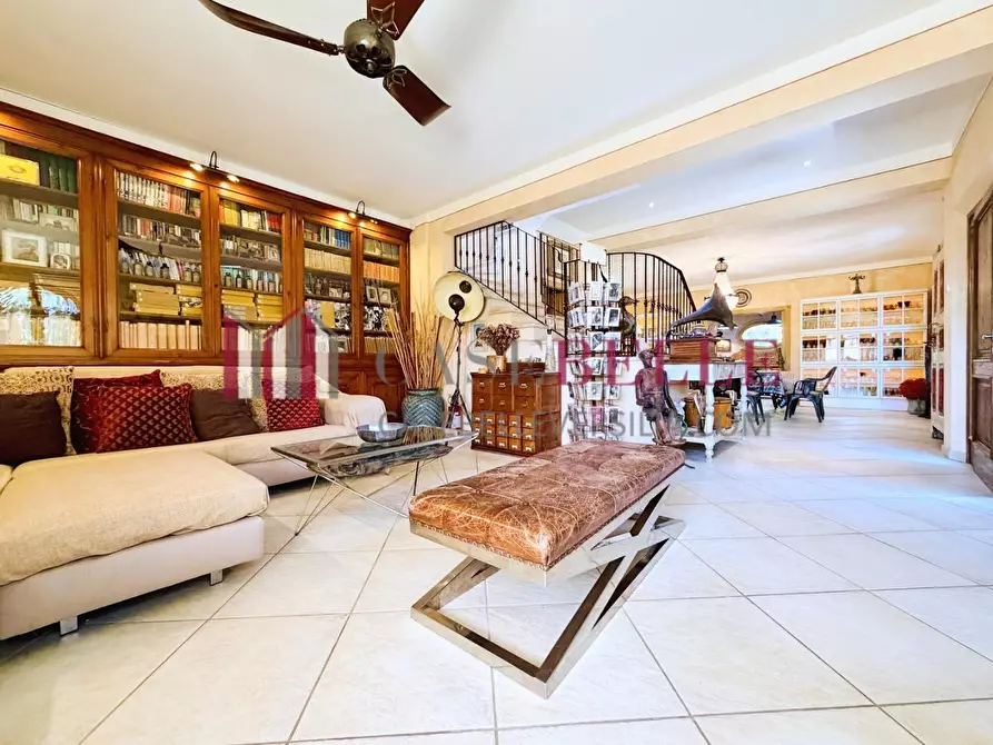 Immagine 2 di Villa in affitto  a Pietrasanta