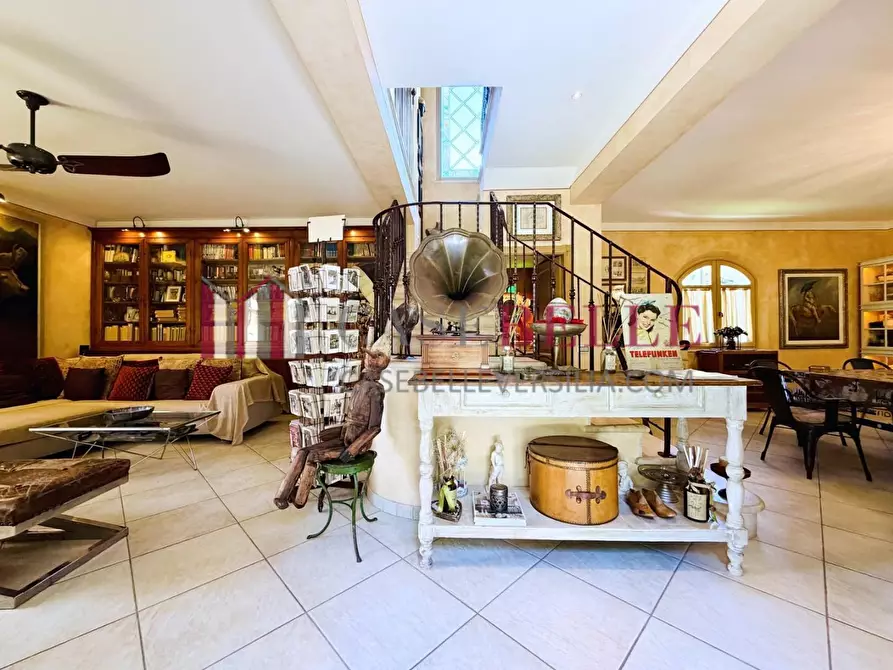 Immagine 3 di Villa in affitto  a Pietrasanta