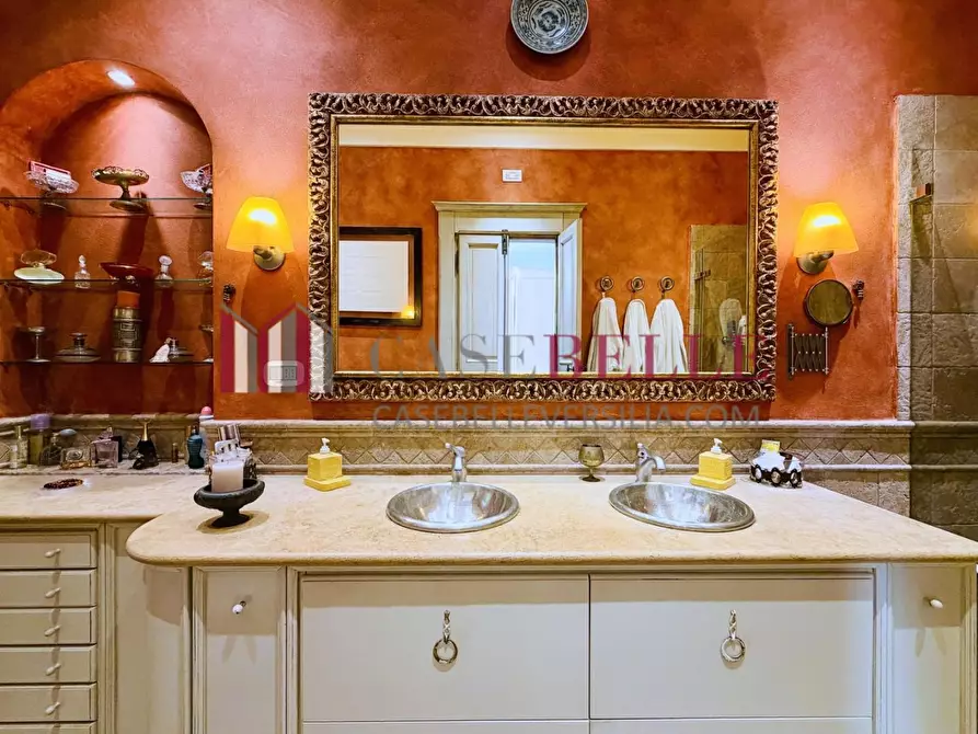 Immagine 31 di Villa in affitto  a Pietrasanta