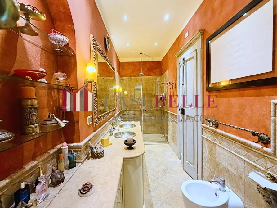 Immagine 32 di Villa in affitto  a Pietrasanta