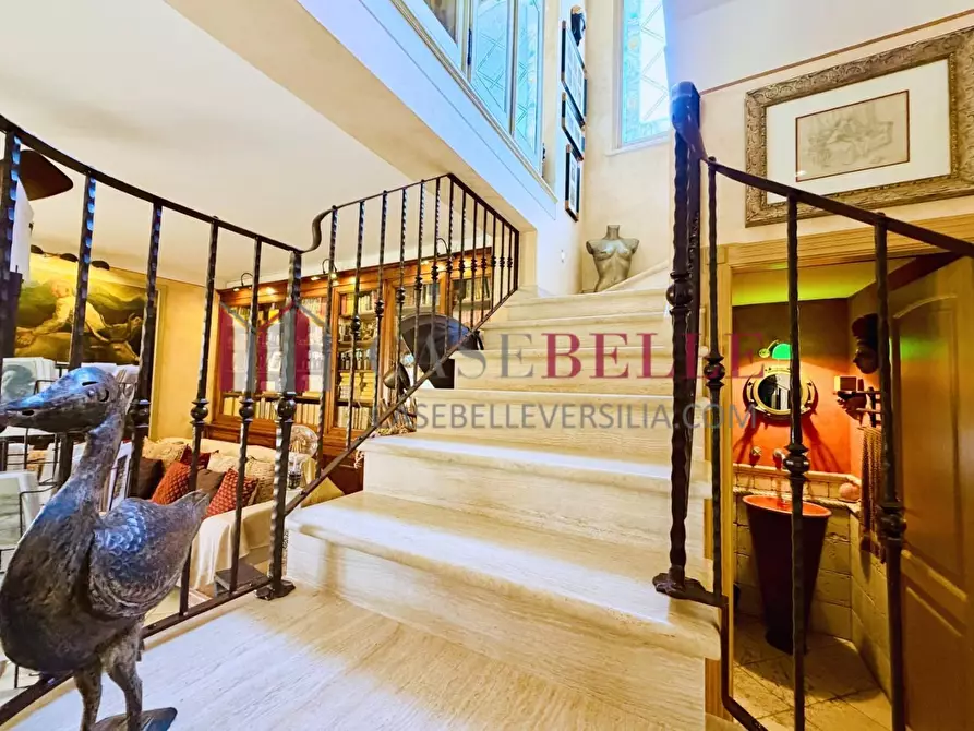 Immagine 25 di Villa in affitto  a Pietrasanta