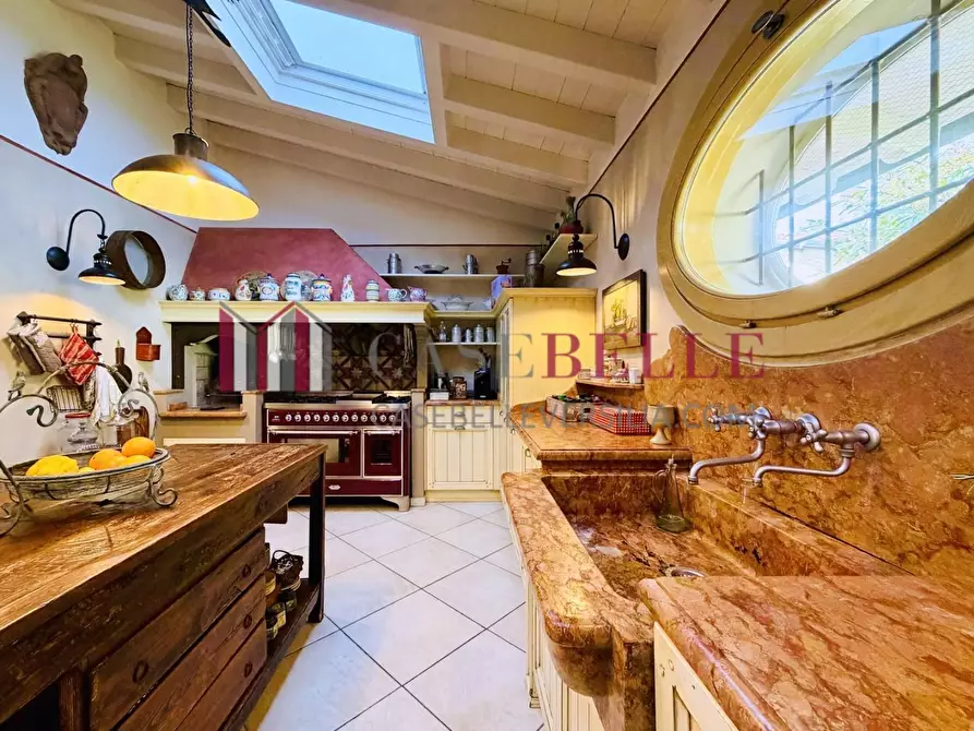 Immagine 16 di Villa in affitto  a Pietrasanta