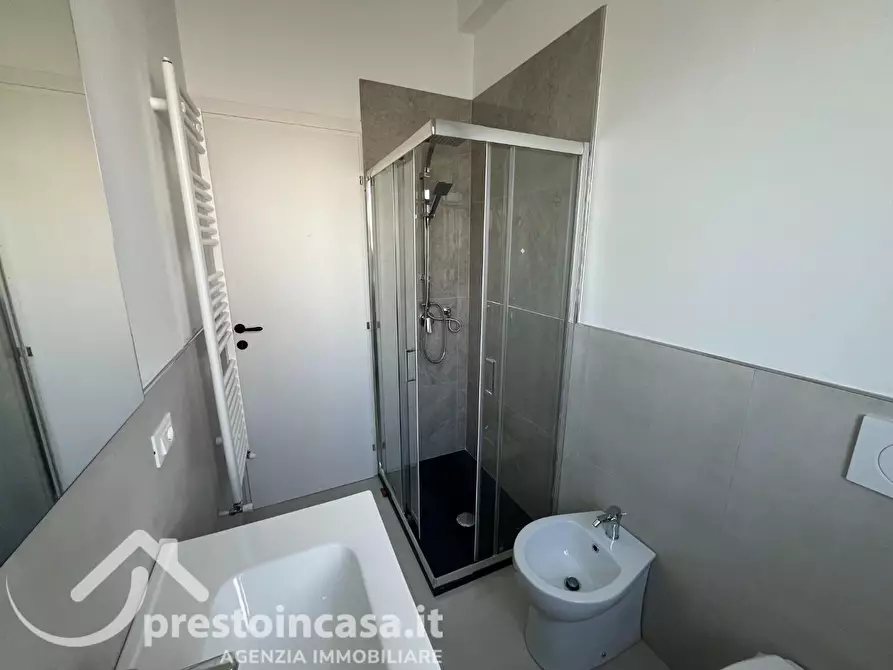 Immagine 16 di Appartamento in vendita  a Viareggio