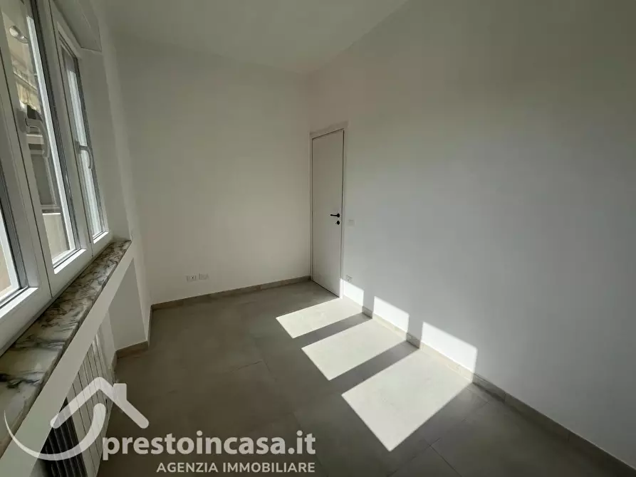 Immagine 21 di Appartamento in vendita  a Viareggio