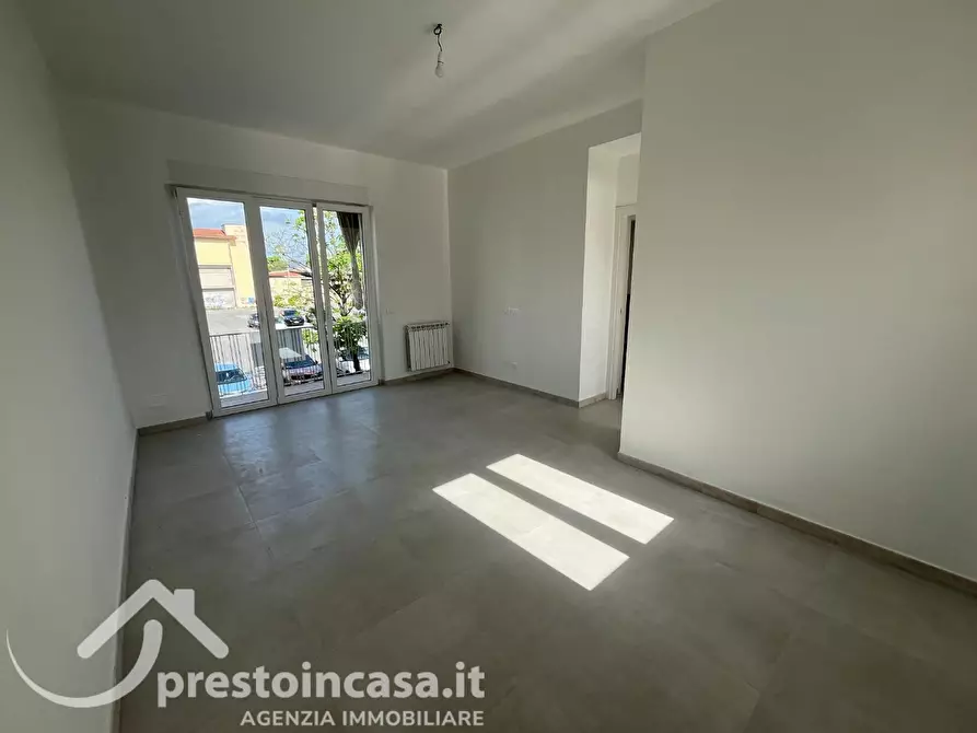 Immagine 3 di Appartamento in vendita  a Viareggio