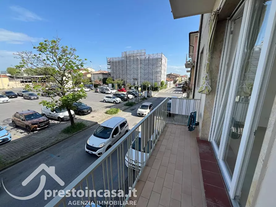 Immagine 5 di Appartamento in vendita  a Viareggio