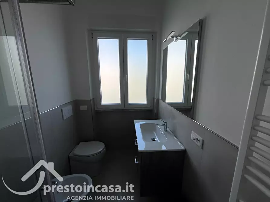 Immagine 19 di Appartamento in vendita  a Viareggio