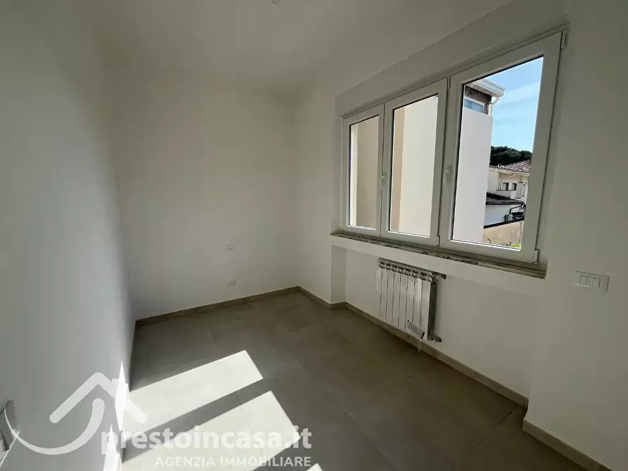 Immagine 22 di Appartamento in vendita  a Viareggio