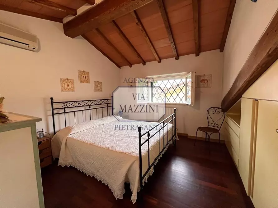 Immagine 22 di Villa in vendita  a Pietrasanta