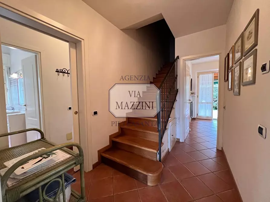 Immagine 15 di Villa in vendita  a Pietrasanta