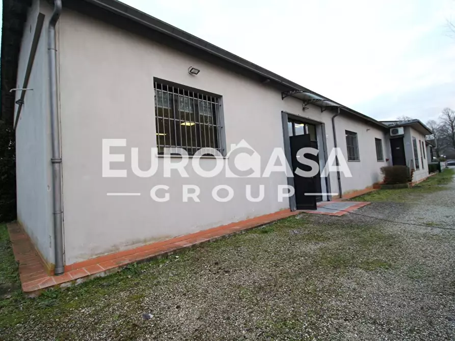 Immagine 9 di Ufficio in affitto  a Capannori