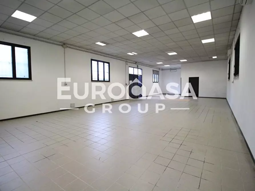 Immagine 1 di Ufficio in affitto  a Capannori