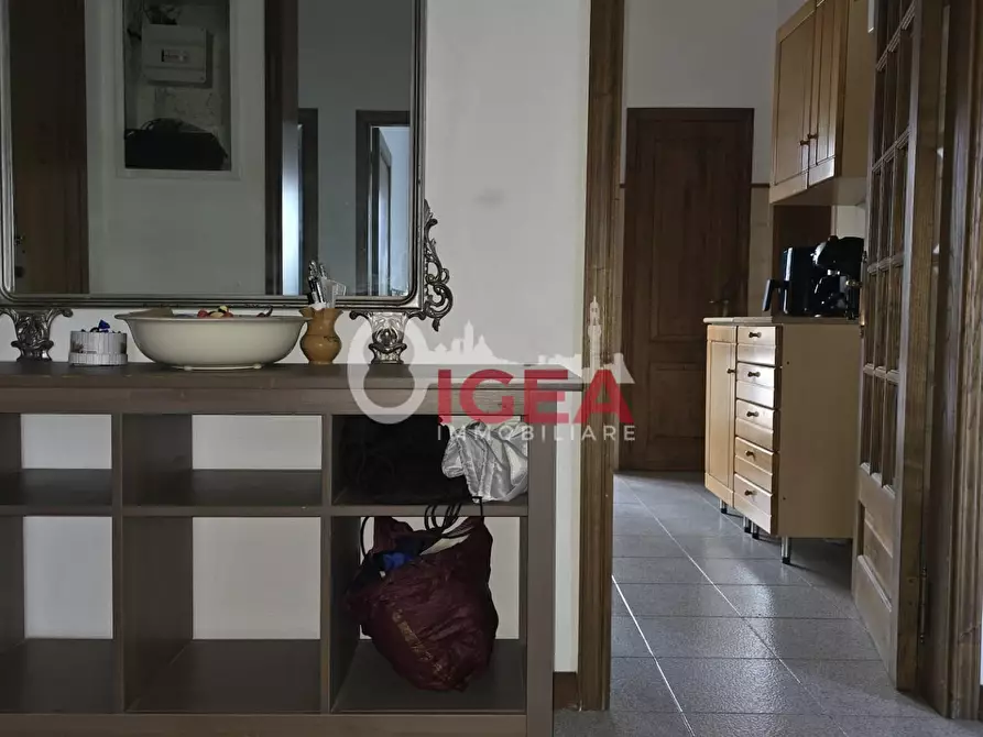 Immagine 17 di Appartamento in vendita  a Siena
