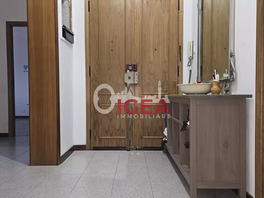 Immagine 19 di Appartamento in vendita  a Siena