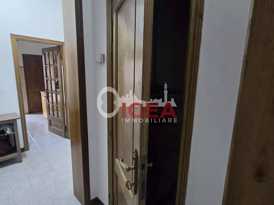 Immagine 23 di Appartamento in vendita  a Siena
