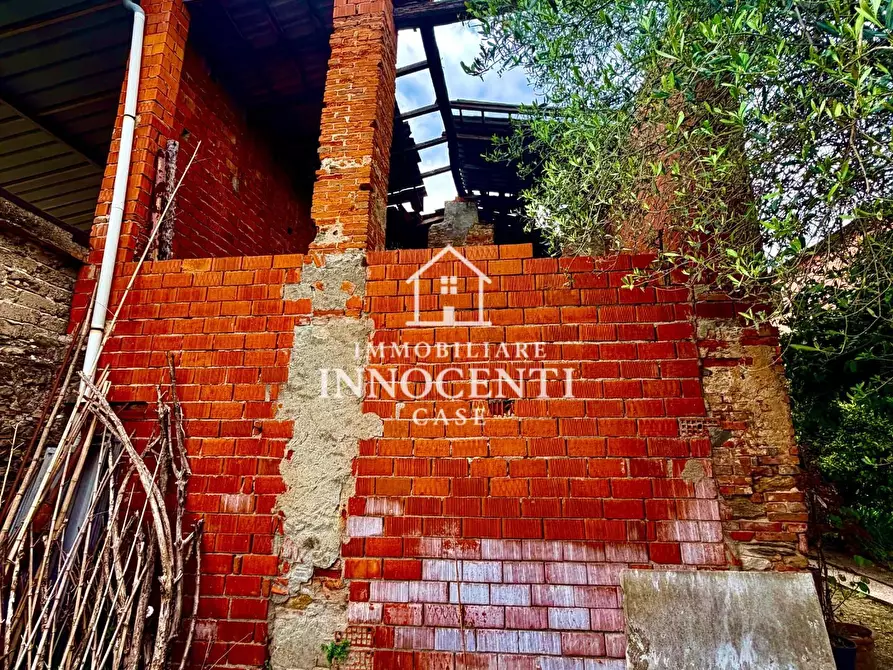 Immagine 9 di Casa indipendente in vendita  a Massa