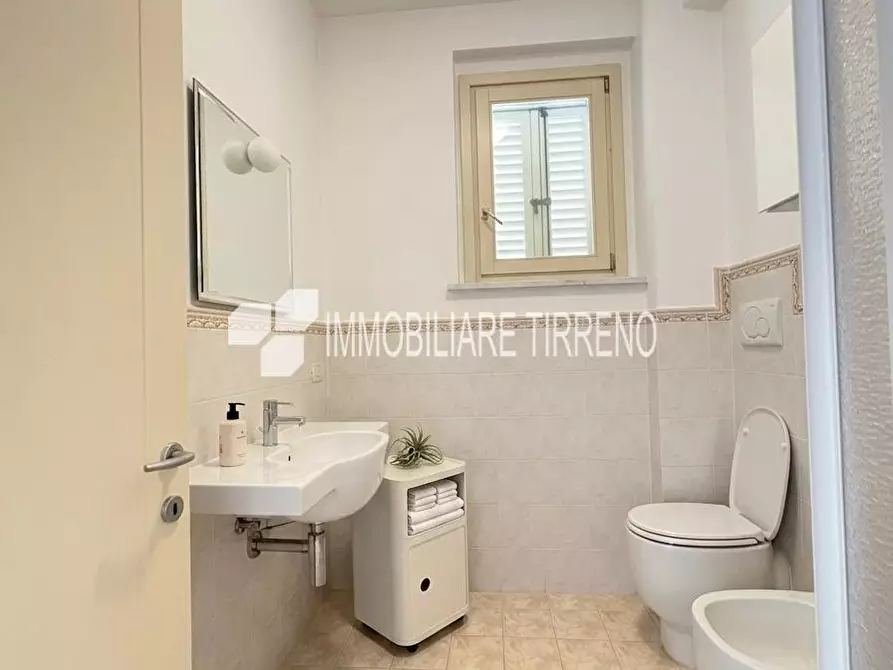 Immagine 13 di Appartamento in vendita  a Massa