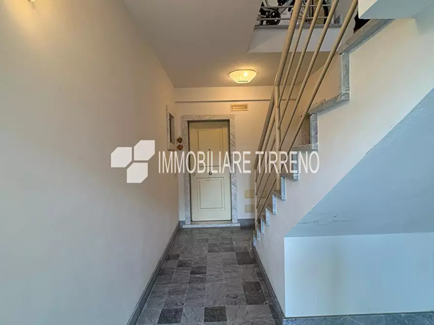Immagine 2 di Appartamento in vendita  a Massa