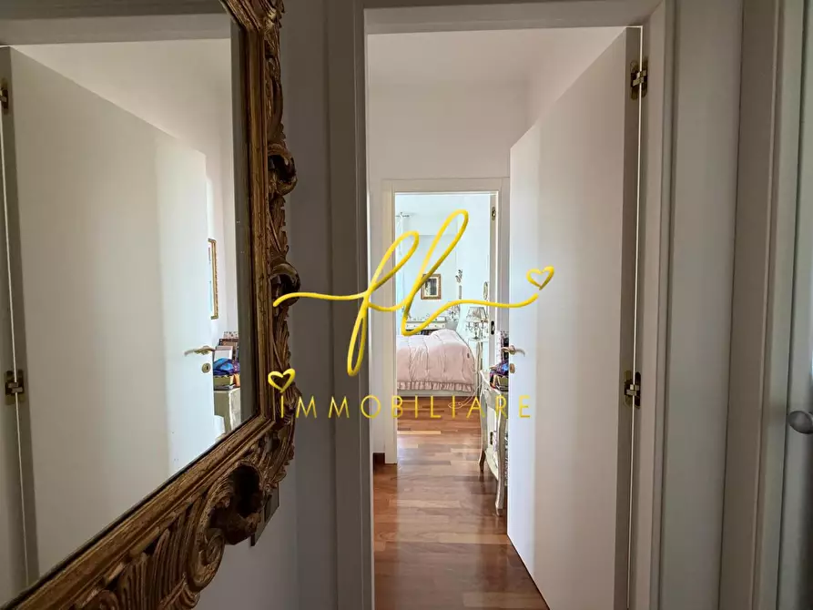 Immagine 16 di Appartamento in vendita  a Livorno