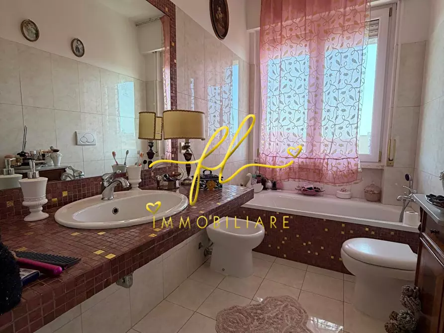 Immagine 17 di Appartamento in vendita  a Livorno