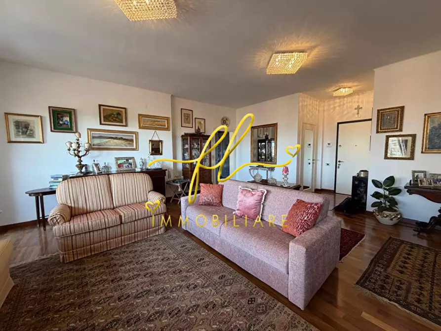 Immagine 5 di Appartamento in vendita  a Livorno