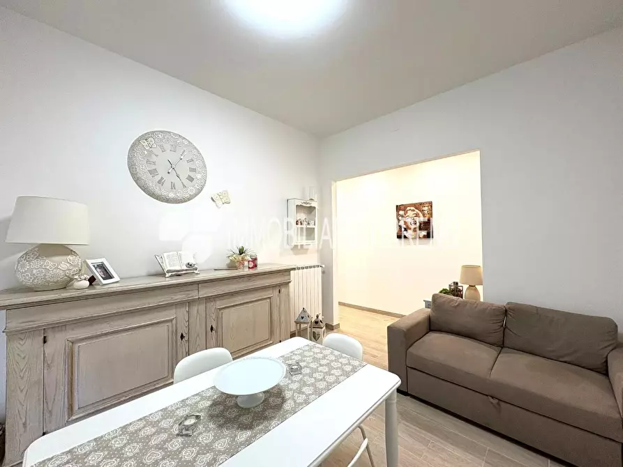 Immagine 1 di Appartamento in vendita  a Massa