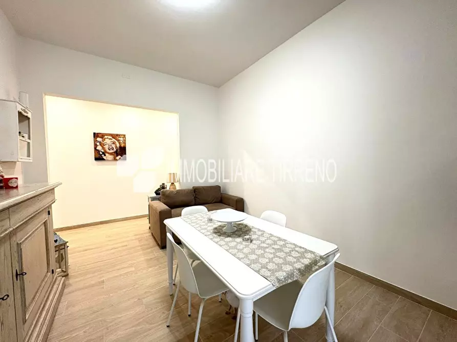Immagine 2 di Appartamento in vendita  a Massa