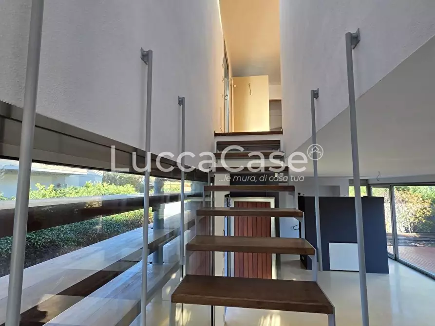 Immagine 13 di Villa in vendita  a Camaiore