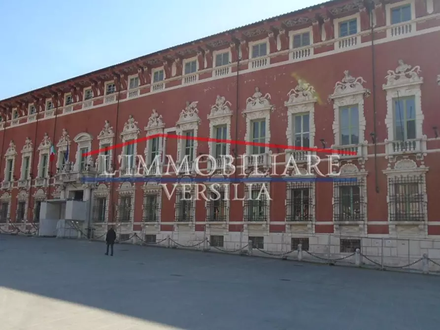 Immagine 8 di Capannone industriale in vendita  a Massa