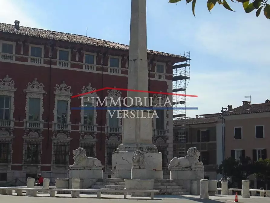 Immagine 12 di Capannone industriale in vendita  a Massa