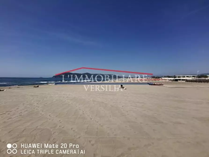 Immagine 32 di Capannone industriale in vendita  a Massa