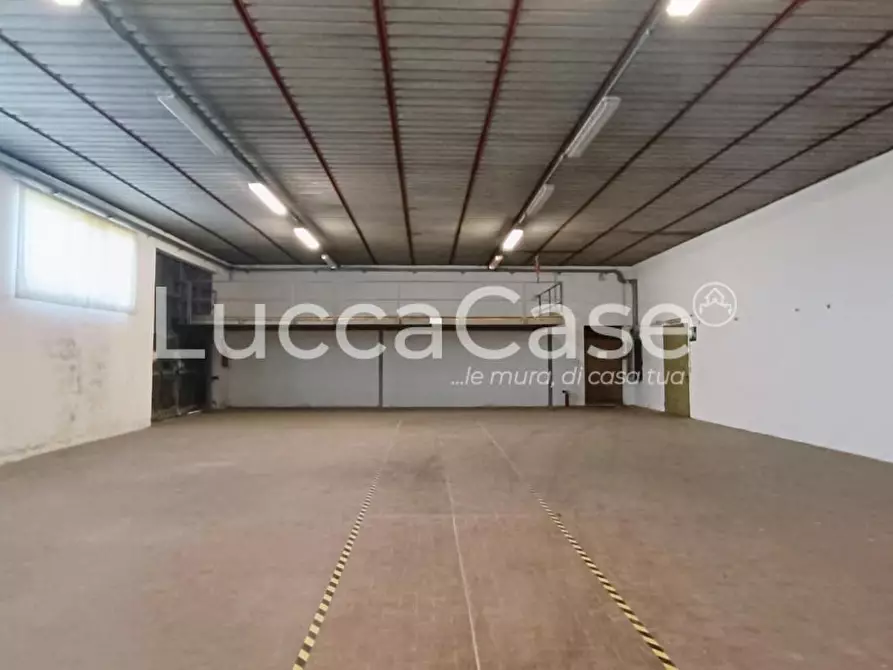 Immagine 8 di Attività artigianale in affitto  a Porcari