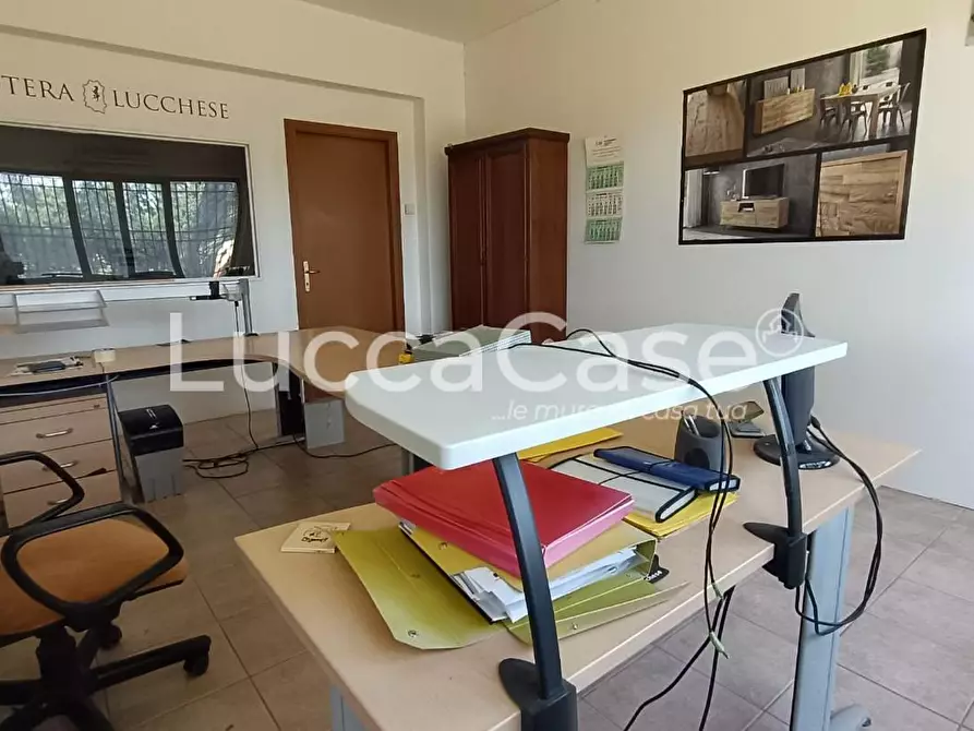 Immagine 40 di Attività artigianale in affitto  a Porcari