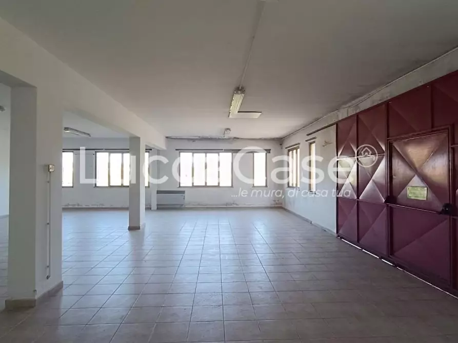 Immagine 34 di Attività artigianale in affitto  a Porcari