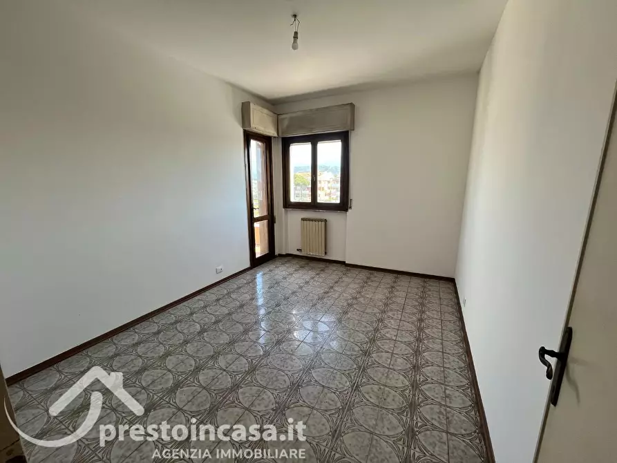 Immagine 1 di Appartamento in vendita  a Viareggio