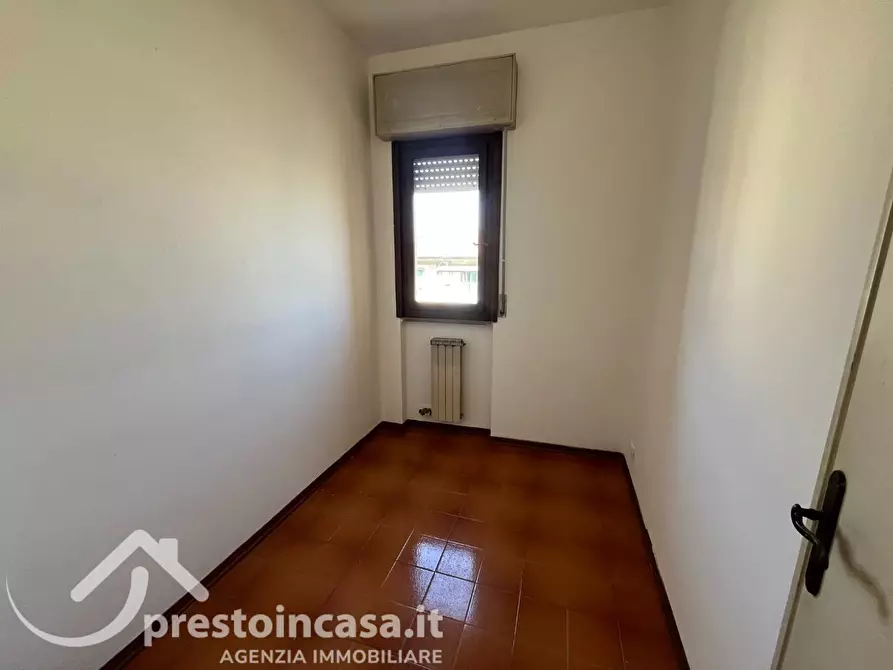 Immagine 11 di Appartamento in vendita  a Viareggio