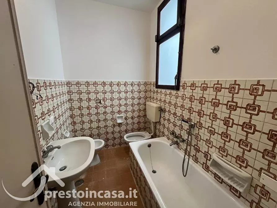 Immagine 18 di Appartamento in vendita  a Viareggio
