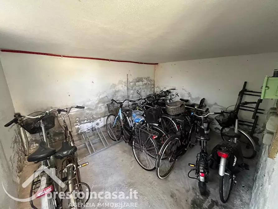 Immagine 19 di Appartamento in vendita  a Viareggio