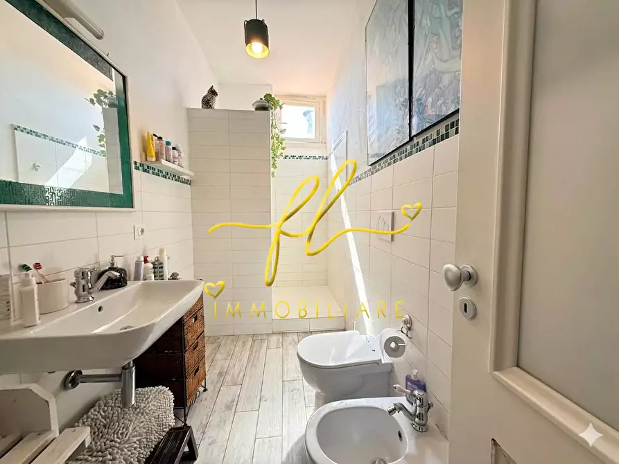 Immagine 10 di Appartamento in vendita  a Livorno