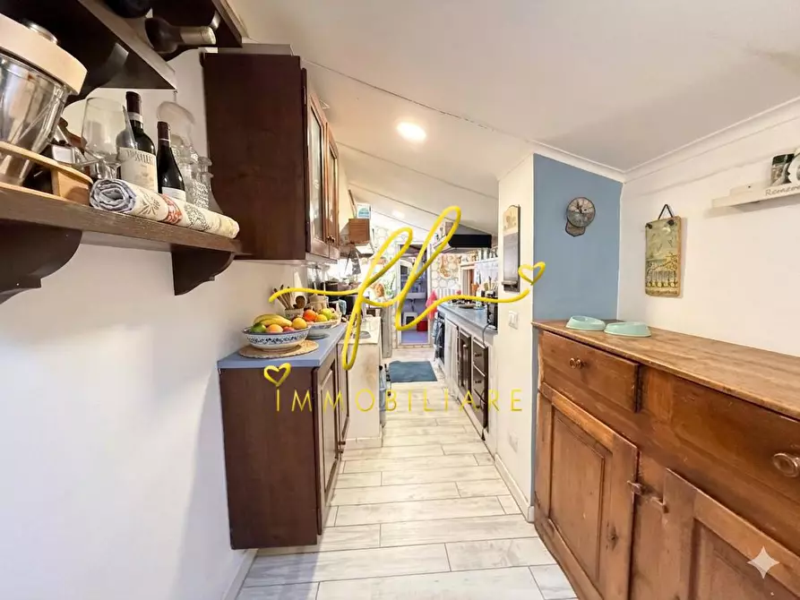 Immagine 4 di Appartamento in vendita  a Livorno