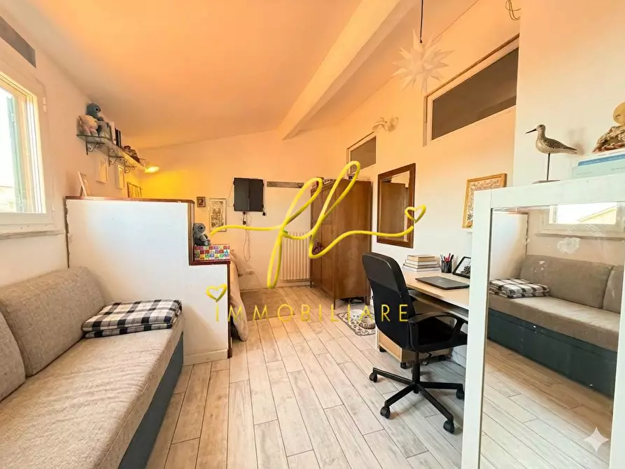 Immagine 8 di Appartamento in vendita  a Livorno