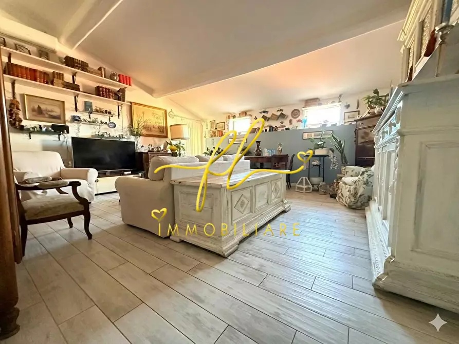 Immagine 1 di Appartamento in vendita  a Livorno