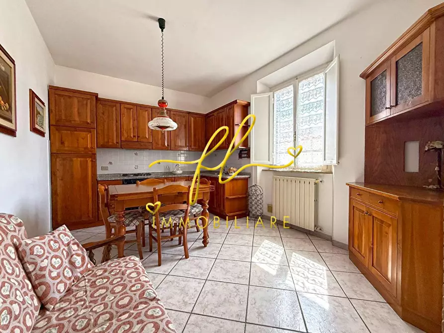 Immagine 2 di Appartamento in vendita  a Cecina