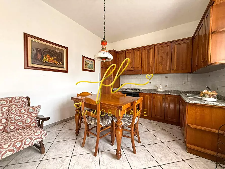 Immagine 5 di Appartamento in vendita  a Cecina