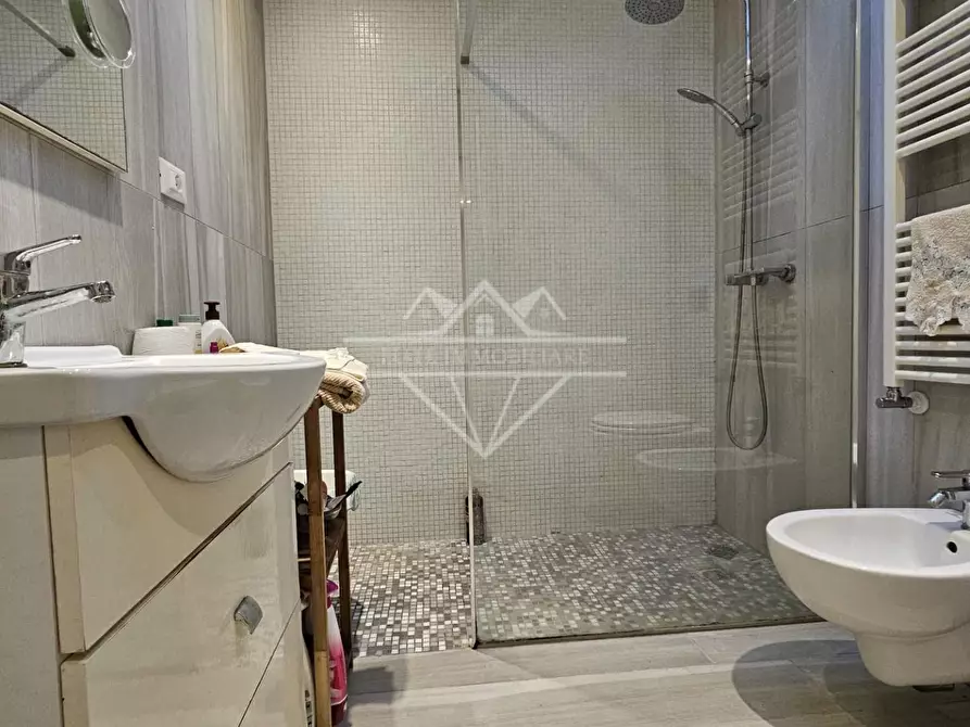 Immagine 10 di Casa bifamiliare in vendita  a Ortonovo