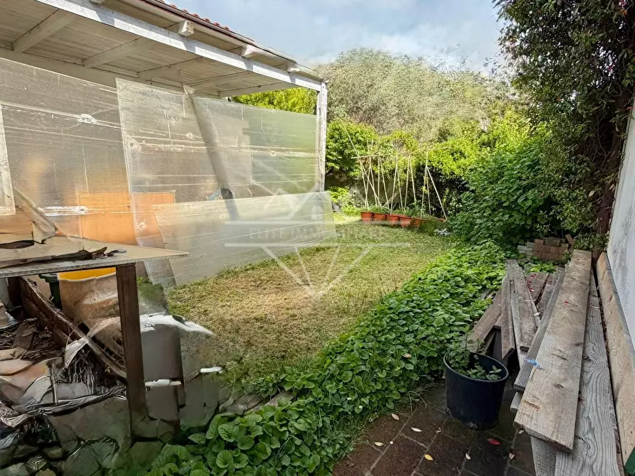 Immagine 19 di Casa bifamiliare in vendita  a Ortonovo