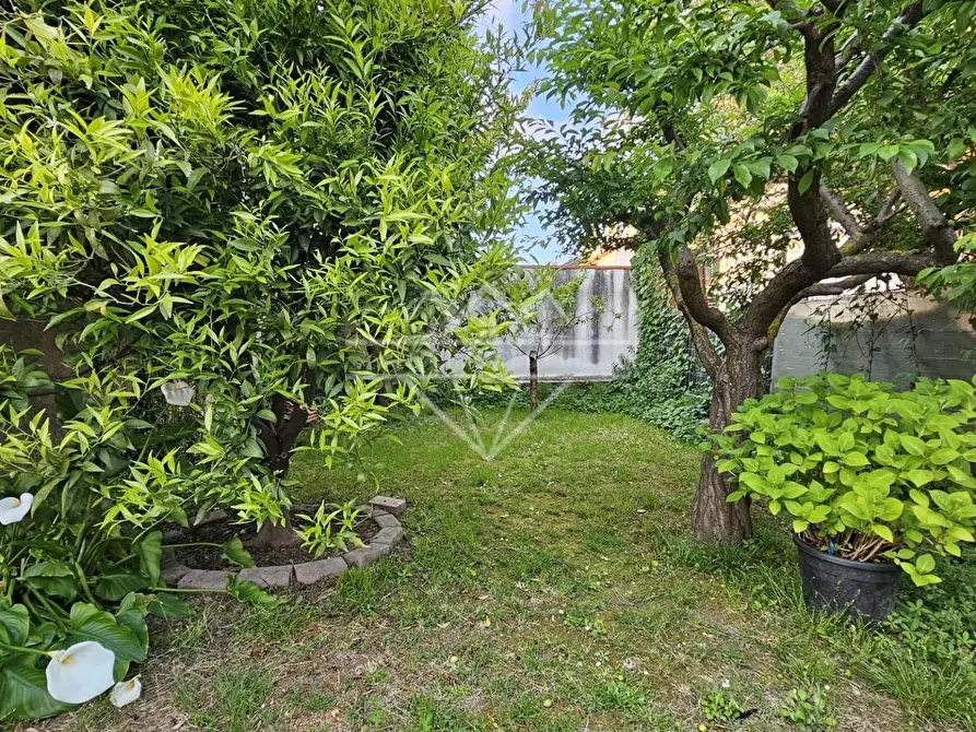 Immagine 17 di Casa bifamiliare in vendita  a Ortonovo