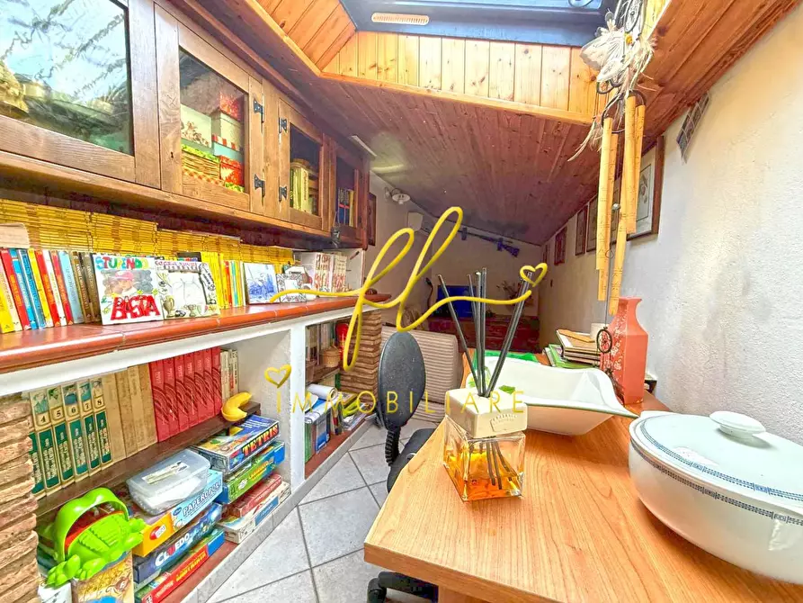 Immagine 17 di Appartamento in vendita  a Cecina