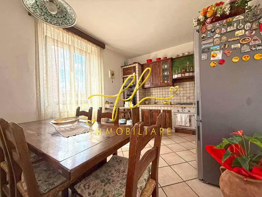 Immagine 2 di Appartamento in vendita  a Cecina