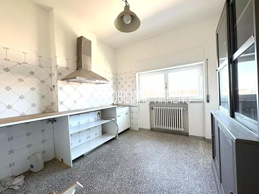 Immagine 1 di Appartamento in vendita  a Massa